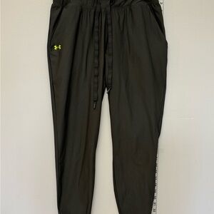 Under Armour Men’s Small Olive Green Athletic Joggers Neon Logo Training Pants